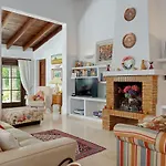 Casa Cumbre - 3 Bedroom Marbella