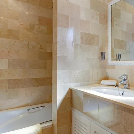 Casa Cumbre - 3 Bedroom * Marbella